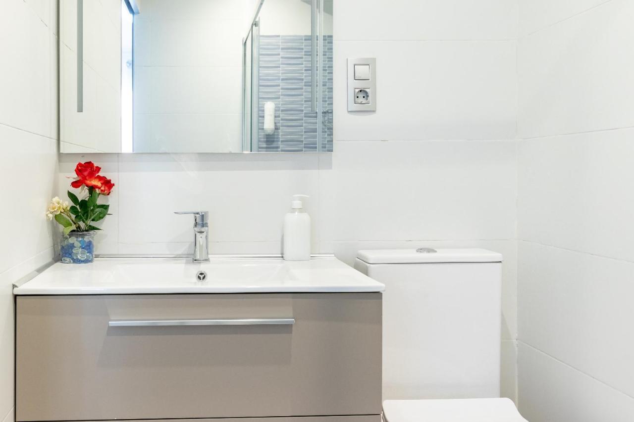 Cruces Metro Rooms Баракалдо Екстериор снимка